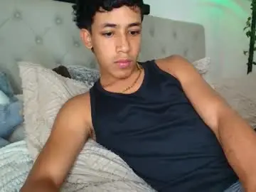 Chaturbate Free Live Porn of ostin_18hot