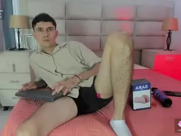 Chaturbate Live Sex Cam of diamondss_1