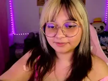 Chaturbate Live Sex Cam of iam_zoechan