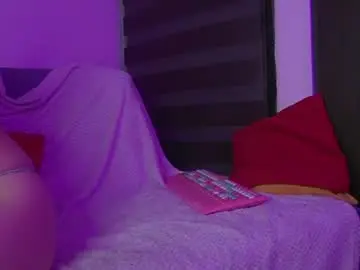 Chaturbate Best live sex cam show of leiaah__