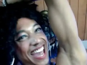 Chaturbate Adult Webcams of maidi_hot