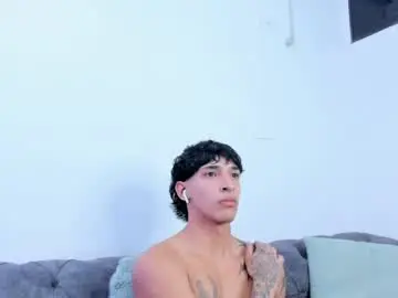 Chaturbate Adult Video Chat of kroywave