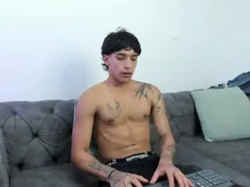 Chaturbate Free Live Porn of kroywave