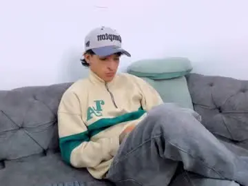 Chaturbate Watch Live Sex Cams of kroywave