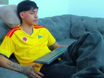Chaturbate Live Porn of kroywave