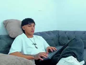 Chaturbate Live Sex Cam of kroywave