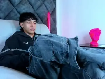 Chaturbate Free Live Porn of kroywave