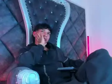 Chaturbate Live Sex Cam of kroywave