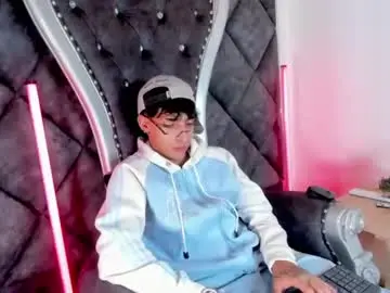 Chaturbate Best live sex cam show of kroywave