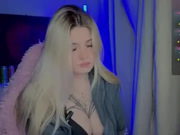 Chaturbate Nude Webcam of lilhornyprincess