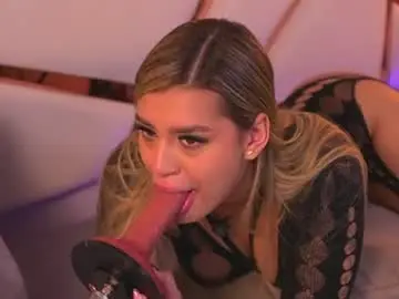 Chaturbate Live Porn of sophie_velvet18