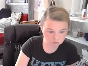 Chaturbate Live Sex Cam of princessbunny420