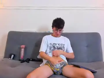 Chaturbate Live Sex Cam of camilo_stark