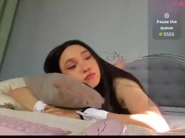 Chaturbate Live Sex Cam of lona_lii