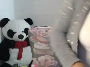 Chaturbate Live Sex Cam of fucking_temptation1