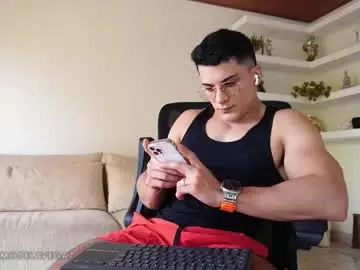 Chaturbate Free Porn Cam of maximohoot