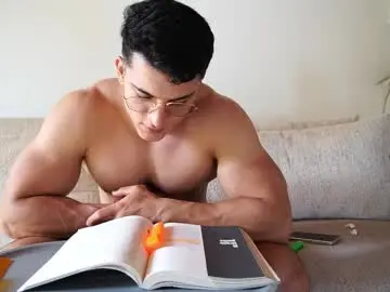 Chaturbate Live Sex Cam of maximohoot