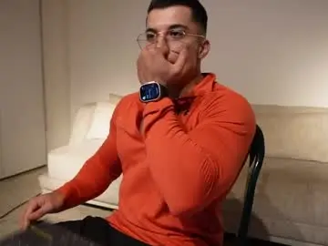 Chaturbate Free Porn Cam of maximohoot