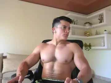 Chaturbate Live Sex Cam of maximohoot