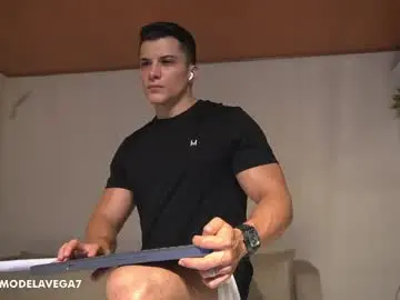 Chaturbate Live Sex Cam of maximohoot