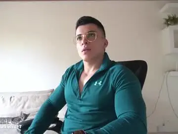 Chaturbate Adult Video Chat of maximohoot