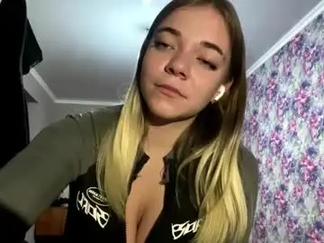 Chaturbate Live Sex Cam of lavetaterpstra