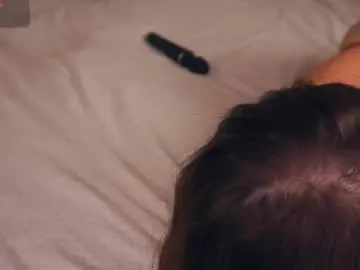 Chaturbate Live Sex Cam of hip_hop_baby