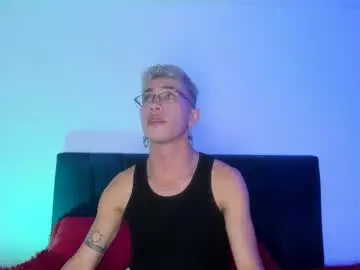 Chaturbate Live Sex Cam of ianwayne_