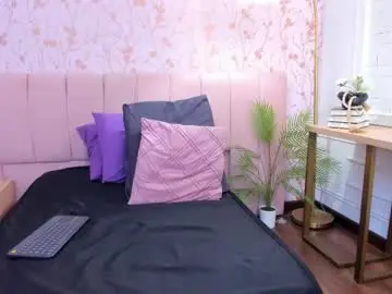 Chaturbate Live Sex Cam of ariannaliss