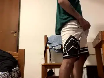 Chaturbate Adult Video Chat of y0ungwithbrowndick