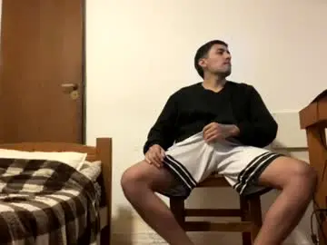 Chaturbate Nude Webcam of y0ungwithbrowndick