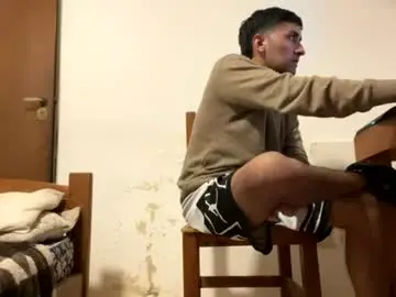 Chaturbate Nude Webcam of y0ungwithbrowndick