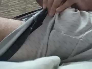 Chaturbate Live Sex Cam of y0ungwithbrowndick