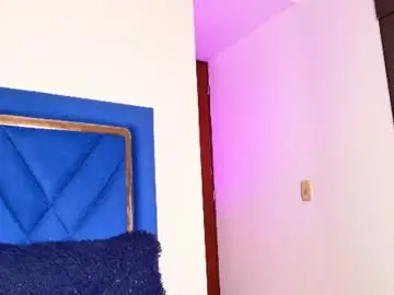 Chaturbate Live Sex Cam of isasaenz_