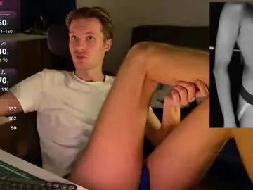 Chaturbate Live Sex Cam of leonnextdoor