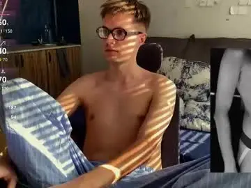 Chaturbate Nude Webcam of leonnextdoor