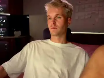 Chaturbate Live Porn of leonnextdoor