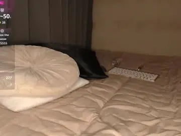 Chaturbate Live Sex Cam of alisagoddie19