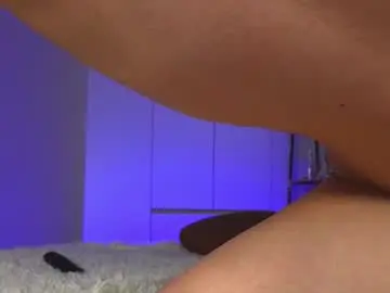 Chaturbate Live Sex of lili__roze_