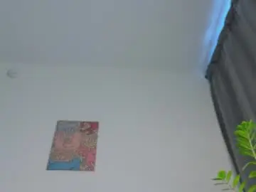 Chaturbate Live Sex Cam of lili__roze_
