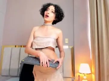 Chaturbate Live Sex Cam of lyravendrell