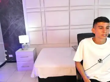 Chaturbate Adult Webcam of aaron_whitee