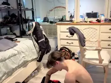 Chaturbate Live Sex Cam of str8whiteboy21