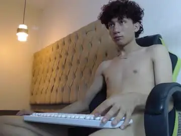 Chaturbate Nude Webcam of alantrickz365