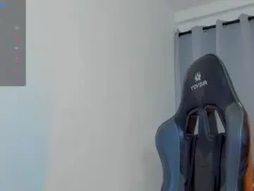 Chaturbate Best live sex cam show of axel_owen