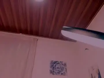 Chaturbate Live Sex Cam of candle_lz