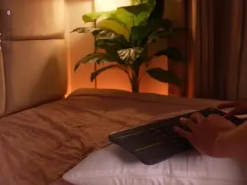 Chaturbate Live Sex Cam of enyollbloss