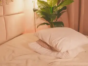 Chaturbate Live Sex Cam of enyollbloss