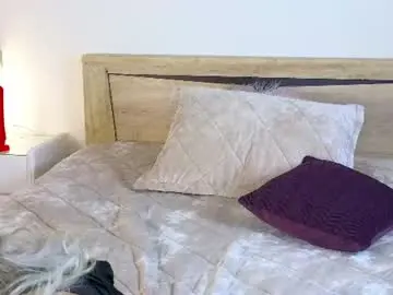 Chaturbate Live Sex Cam of eva_ra
