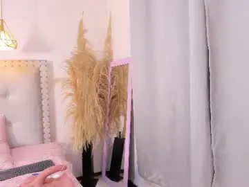 Chaturbate Live Sex Cam of mia_dolls18
